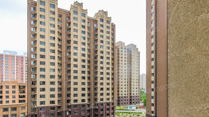 萬盛東城外景图