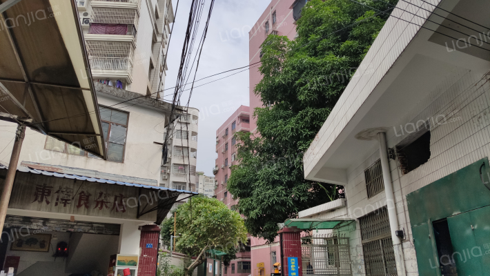 兴安街31至39号大院外景图