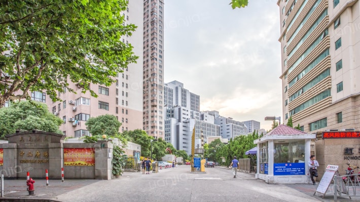 虹桥中山广场外景图