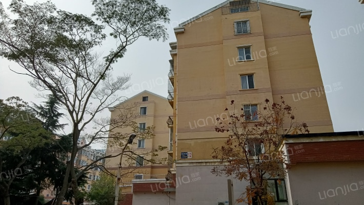 山水花园小区外景图