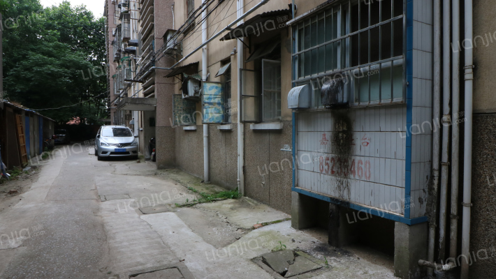 孝陵卫179号外景图