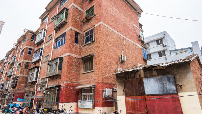 曹砦西街83号外景图