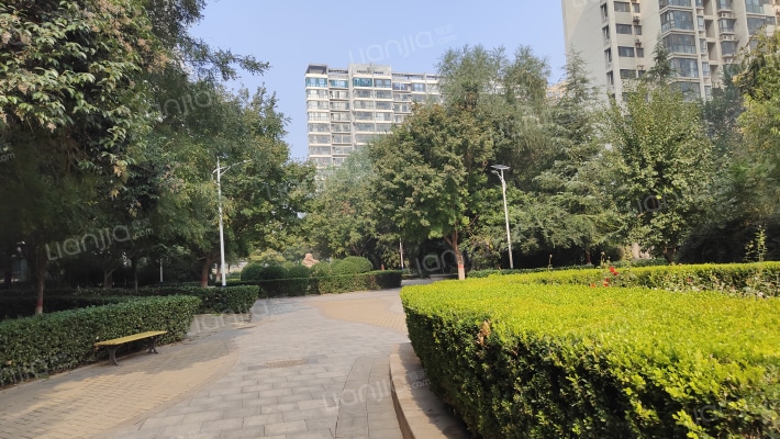 盛世天骄花苑外景图