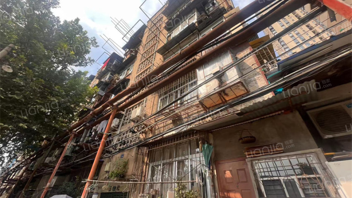 同济医大宿舍外景图