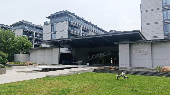 镜栖绿汀里外景图