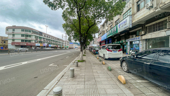 横溪镇人民北路外景图