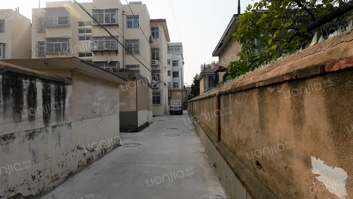 东关东街小鸭家属楼外景图