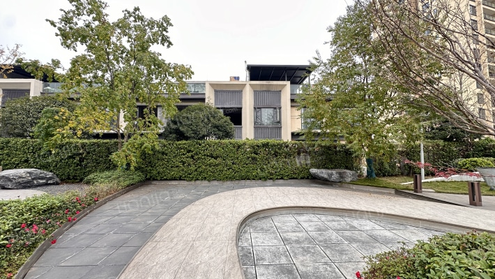 长江著山合外景图