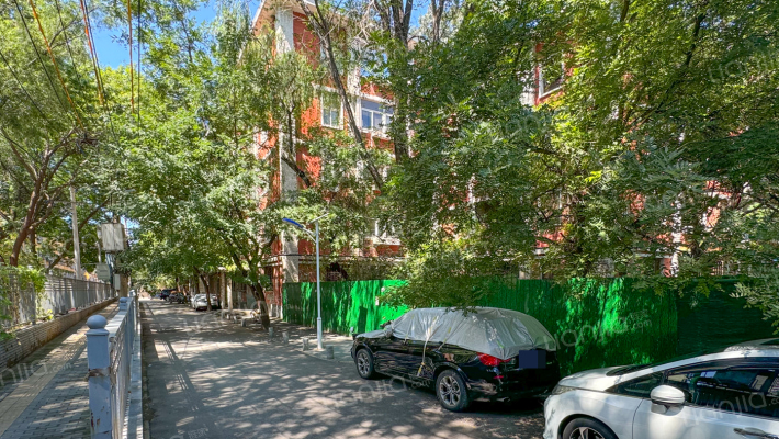 蒲黄榆一里外景图