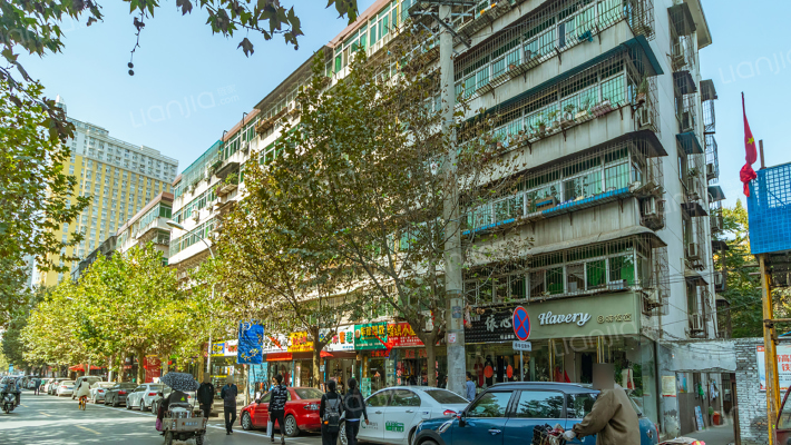 食品厂家属院外景图