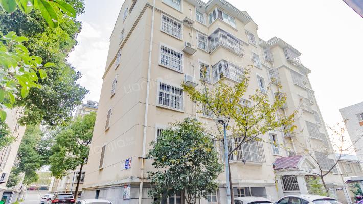 春扬公寓外景图