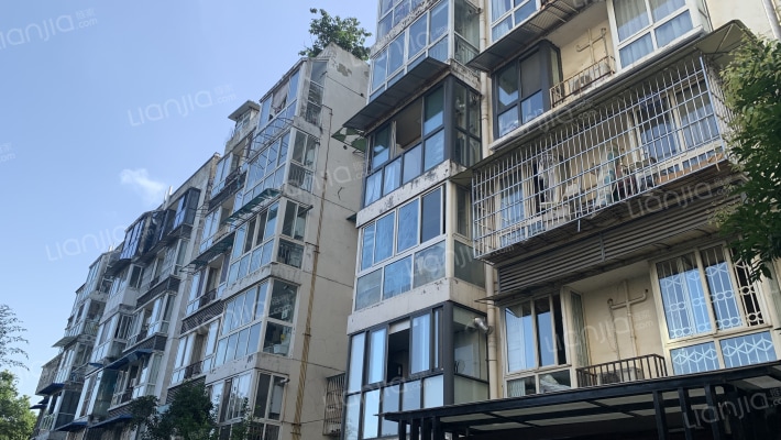 粼江府邸外景图