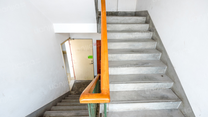 虹桥国际大厦外景图