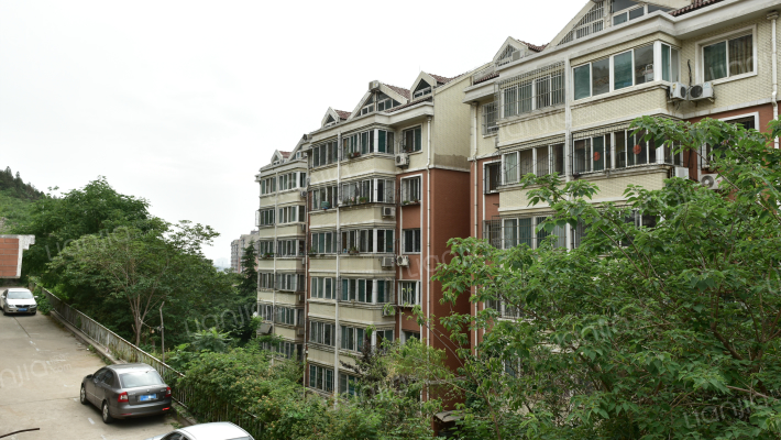 卧龙花园三区外景图