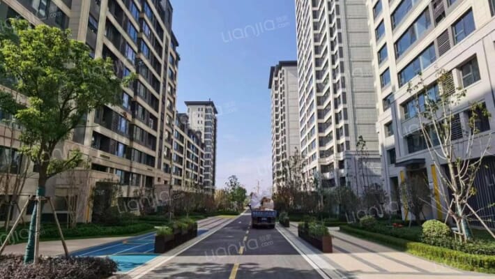 金鹏麓山院外景图