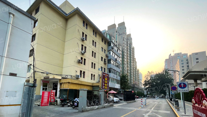 建外三道街外景图