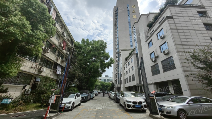 之俊大厦外景图