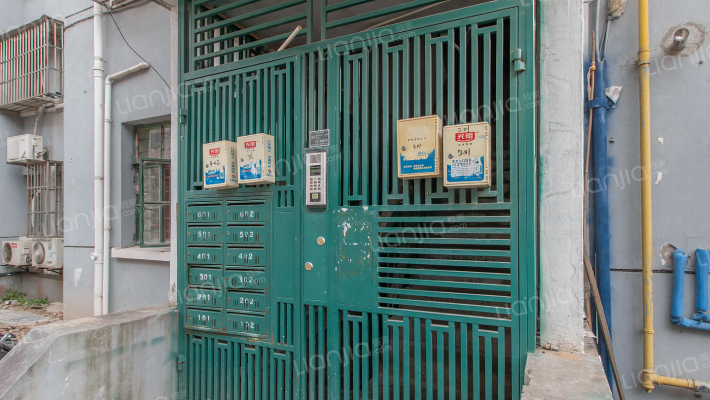 青厦小区外景图