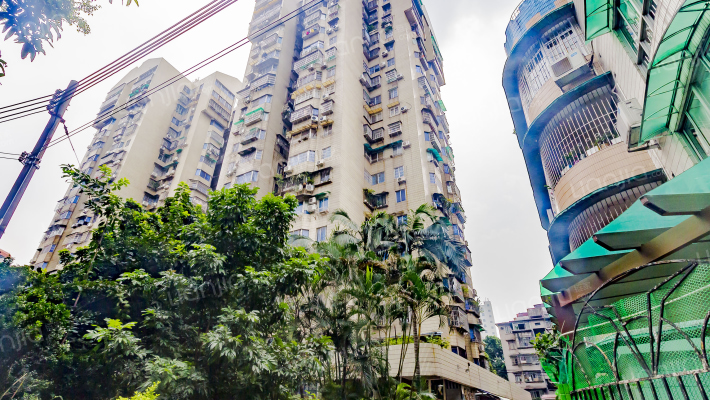 鸿福大厦外景图