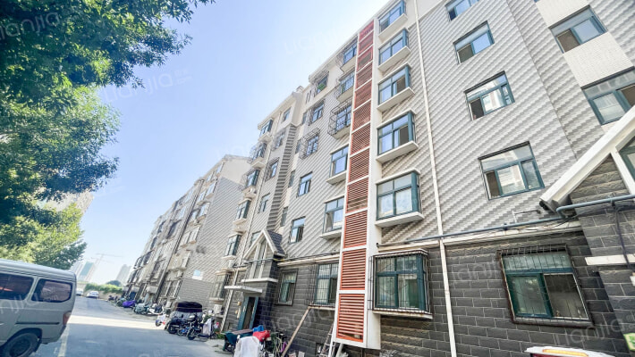 静馨苑小区外景图