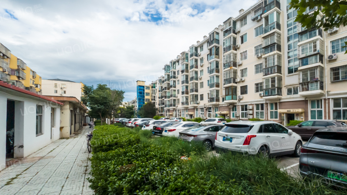 钓鱼台小区外景图