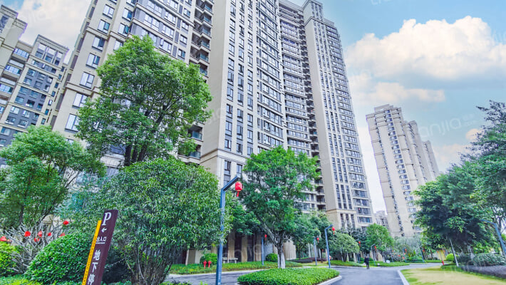 保利西江林语外景图