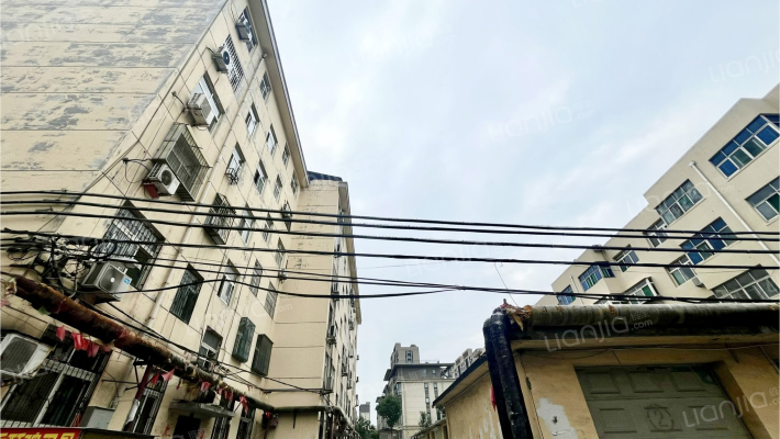 钢联居住区外景图