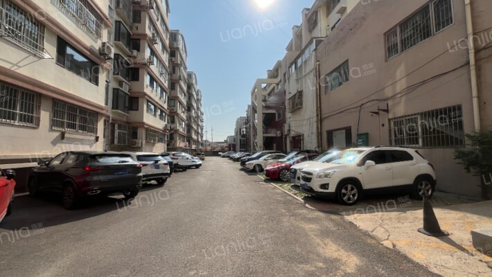 中银广场外景图