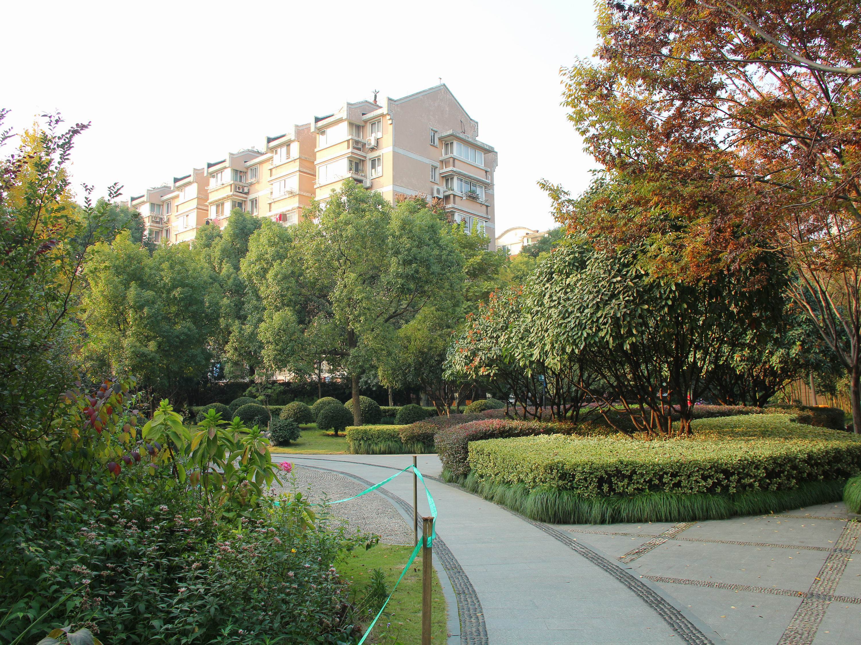 嘉绿苑南小区实景 4