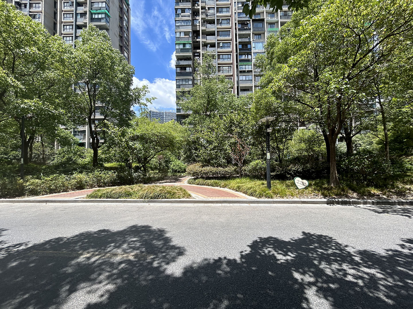  江畔云庐小区实景 16