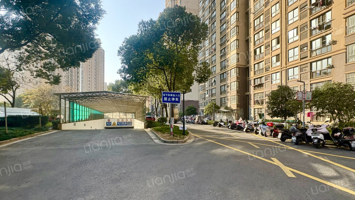 厚德苑B区外景图