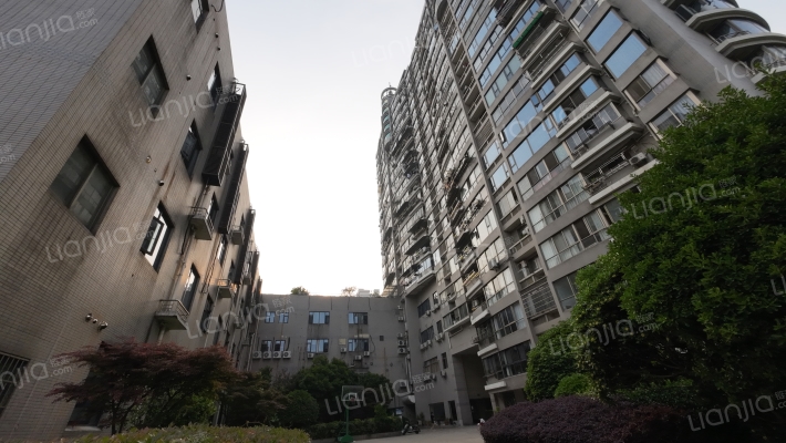 天宝大厦外景图