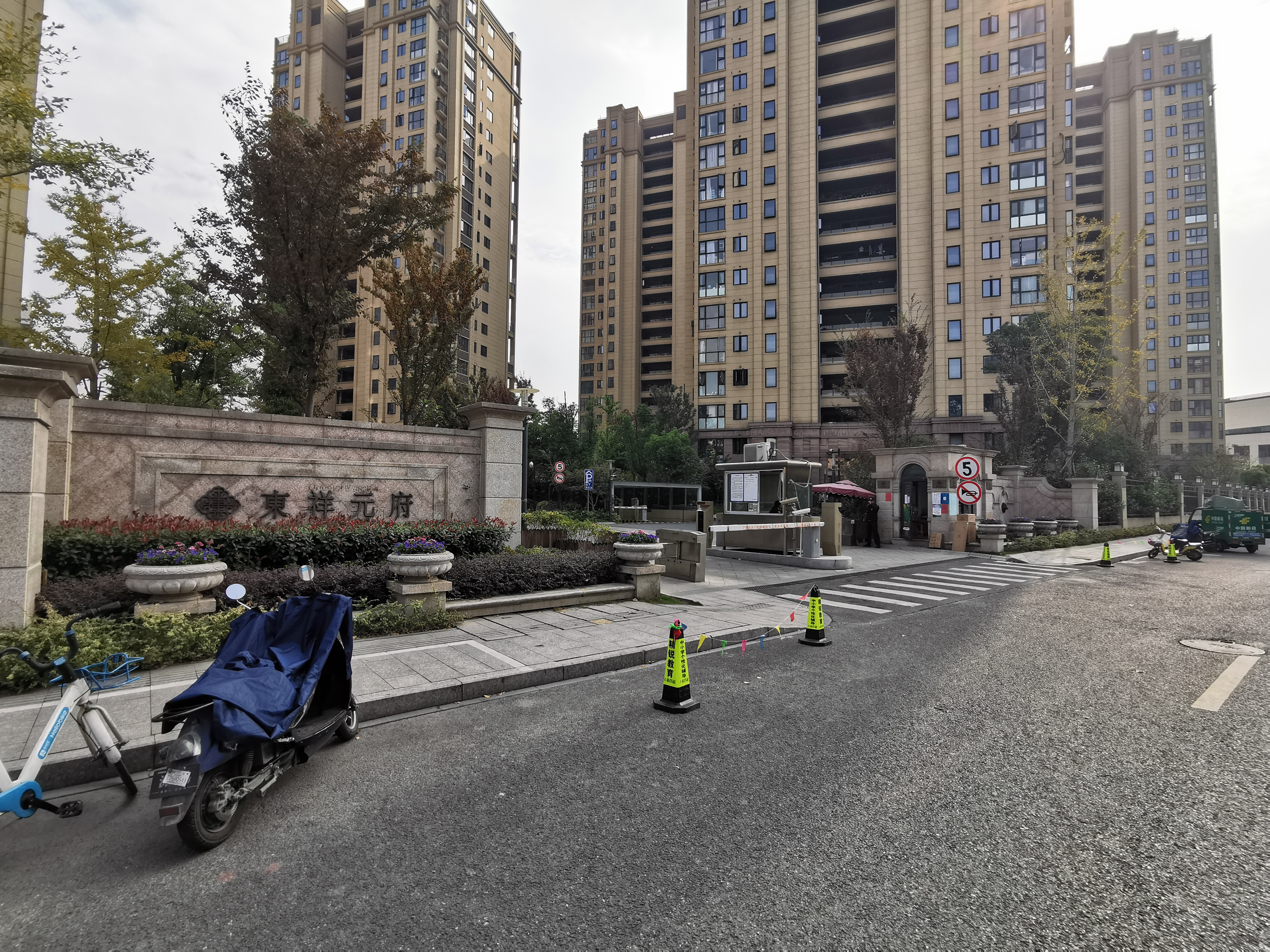 港龙城小区实景 12