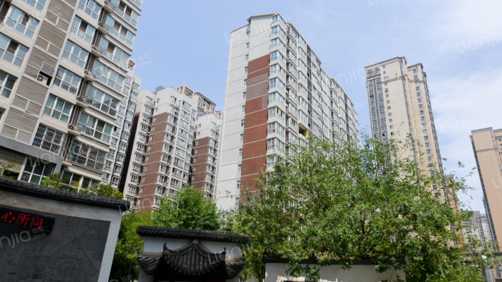 万华园上观苑外景图