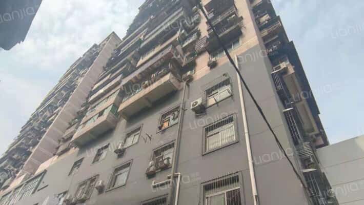 雅典居花园外景图