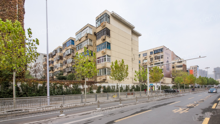 贸易厅家属院外景图