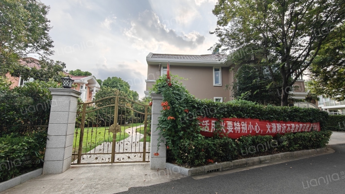 金燕半岛花园外景图