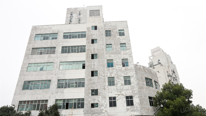 现代广场外景图