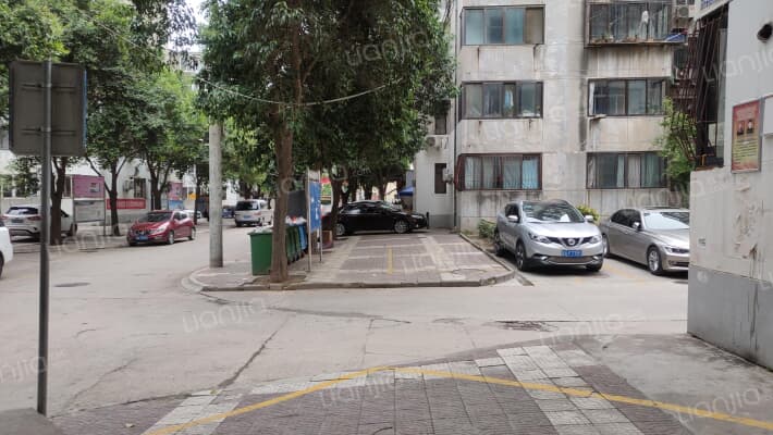 海红住宅小区外景图