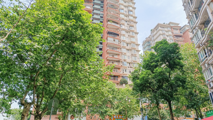 东界龙湖外景图