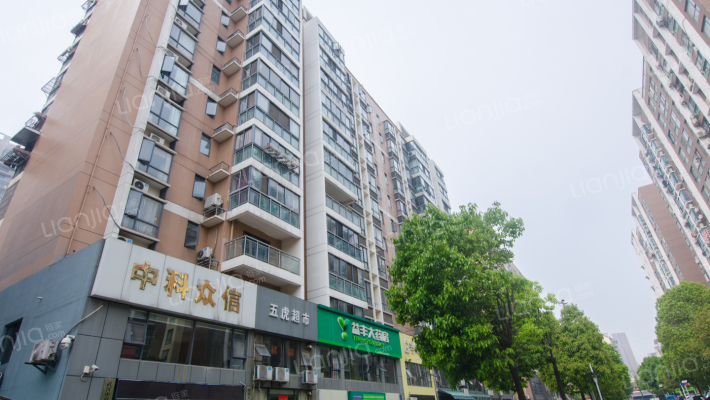 城管花园外景图