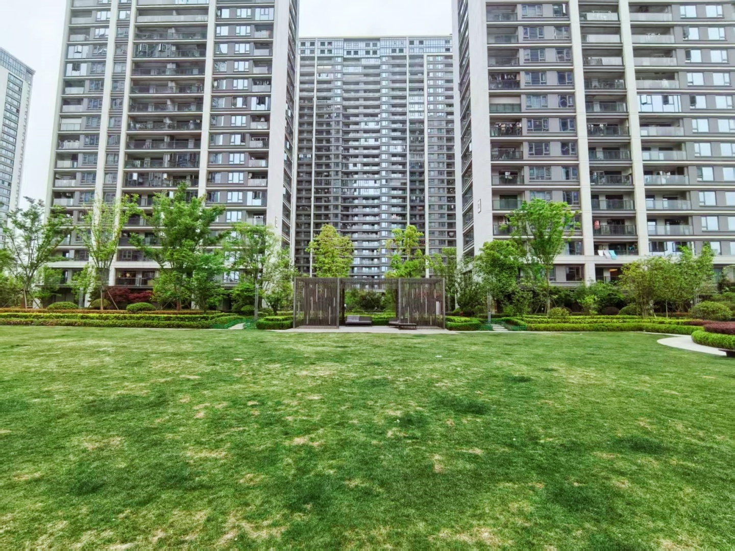 South Lake Moon  compound photo 10