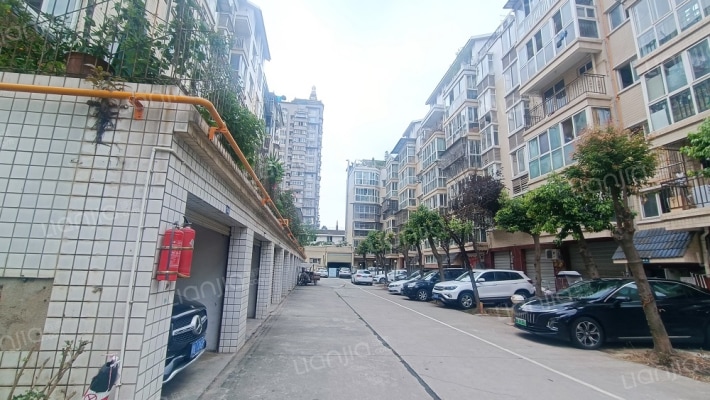 国一澳乡外景图