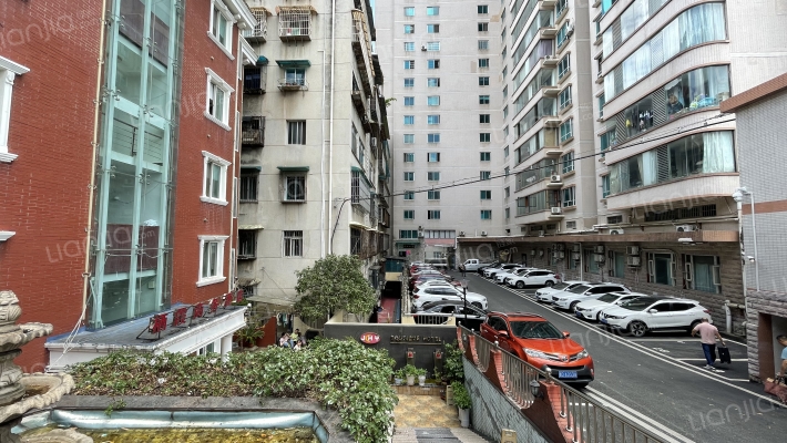 栖霞警苑外景图