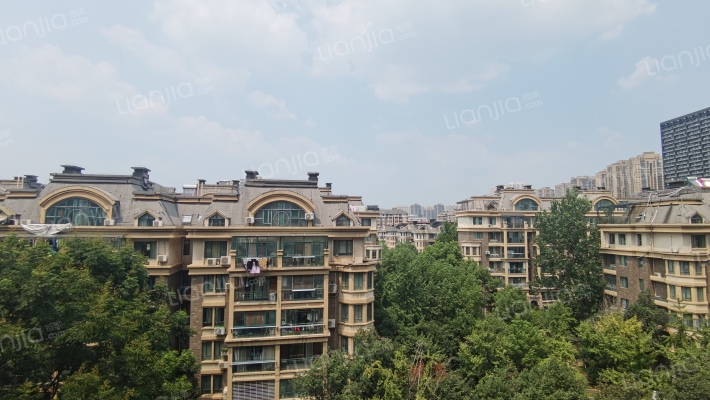 江南家园三期谓语城外景图