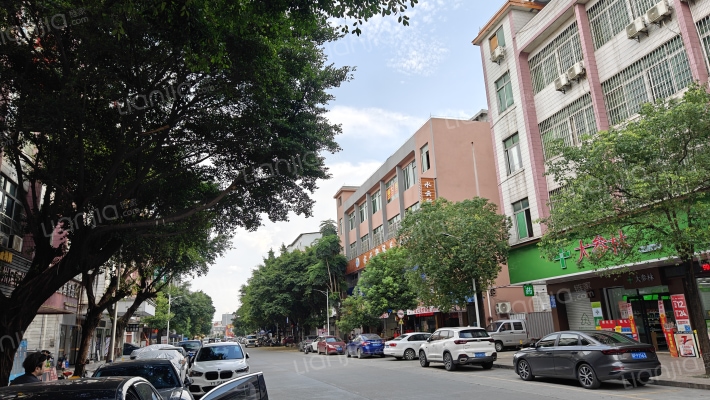 人和华成路外景图