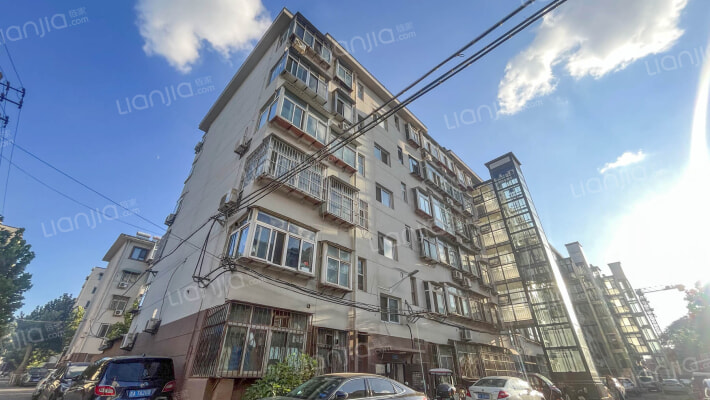 山东省体育训练中心宿舍外景图