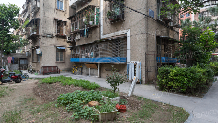 三航六公司宿舍外景图