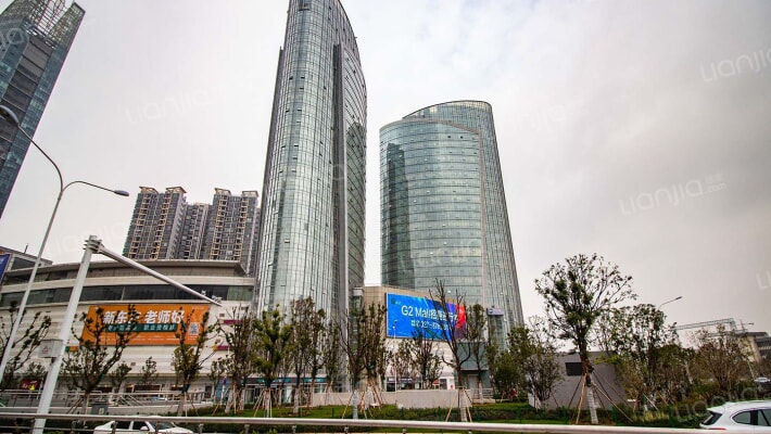 光谷国际广场外景图