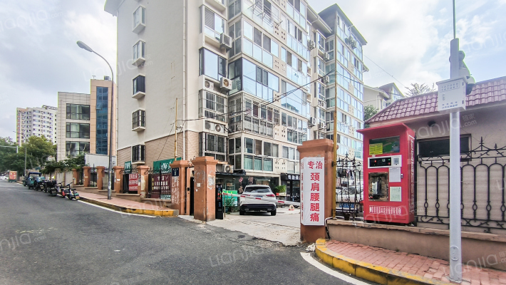 抚顺路8号小区外景图